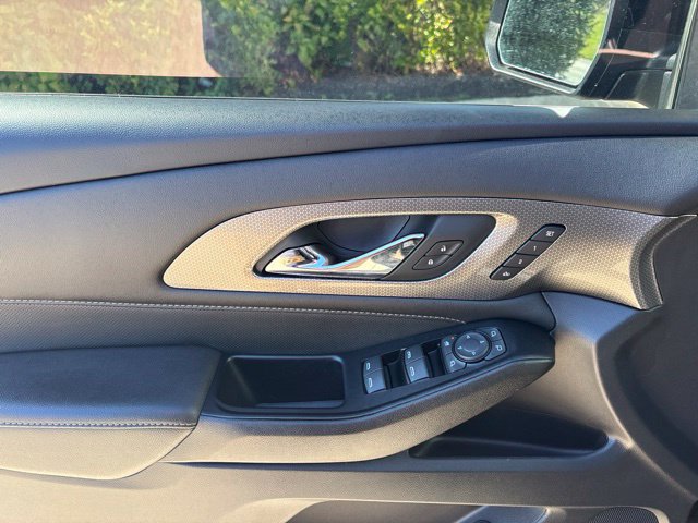 Used 2023 Chevrolet Traverse Premier AWD/4WD image 16