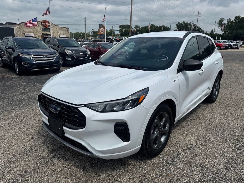 Certified 2023 Ford Escape ST-Line w/ Equipment Group 301A FWD image 3