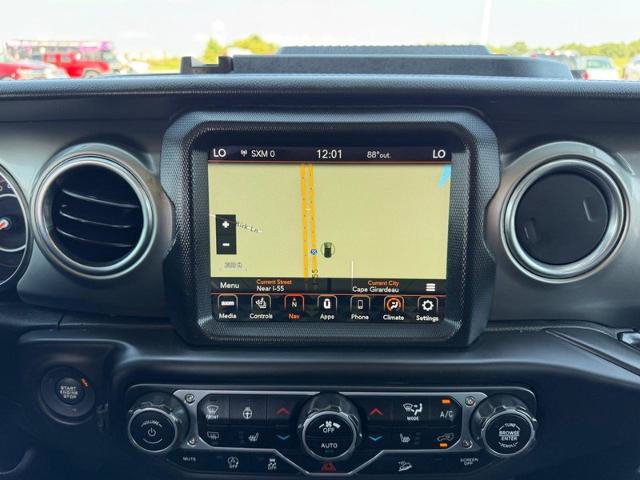 Used 2019 Jeep Wrangler Unlimited Sahara AWD/4WD image 14