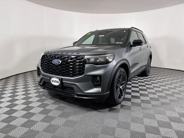 Certified 2025 Ford Explorer ST-Line w/ ST-Line Street Pack AWD/4WD image 17