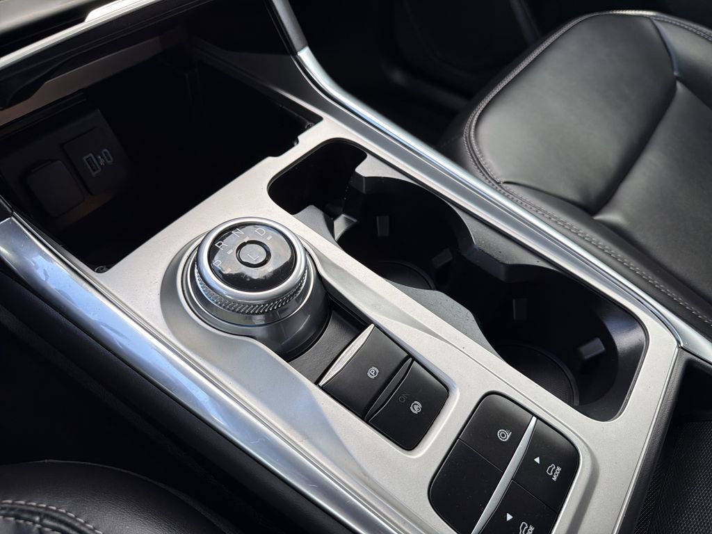 Certified 2022 Ford Explorer XLT w/ Equipment Group 202A image 27