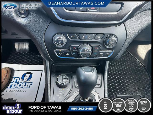 Used 2019 Jeep Cherokee Trailhawk w/ Comfort & Convenience Group AWD/4WD image 10
