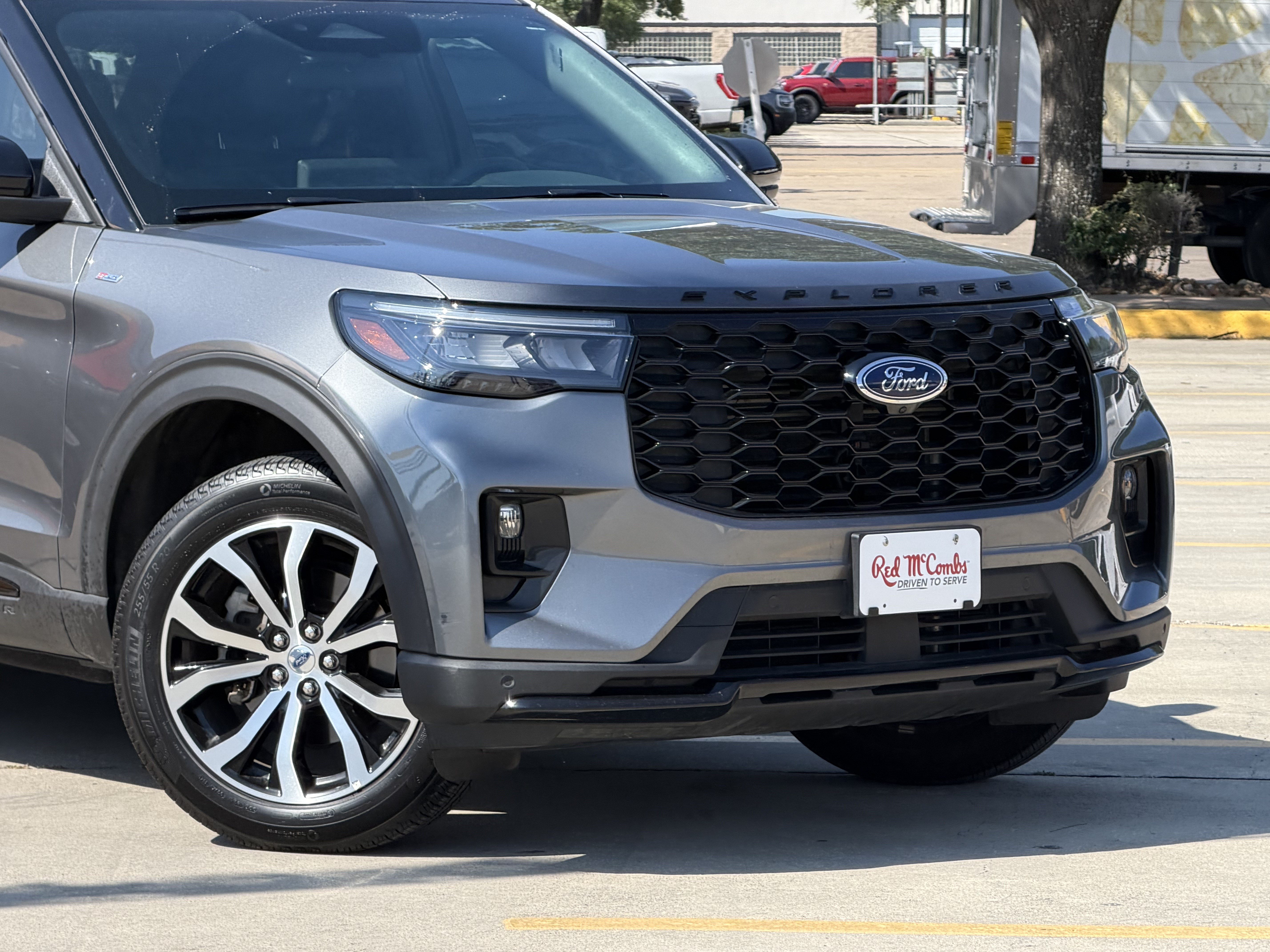 Certified 2025 Ford Explorer ST-Line AWD/4WD image 2