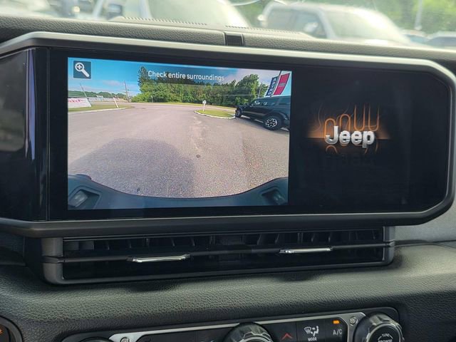Used 2024 Jeep Gladiator Sport AWD/4WD image 20