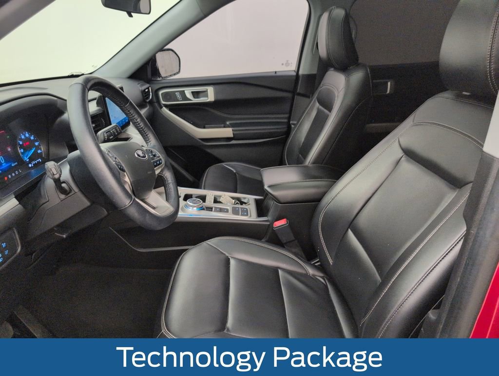 Certified 2022 Ford Explorer XLT w/ Equipment Group 202A image 11
