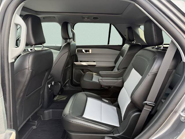 Certified 2023 Ford Explorer XLT w/ Equipment Group 202A AWD/4WD image 5