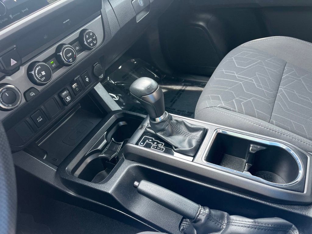 Used 2019 Toyota Tacoma TRD Sport AWD/4WD image 32
