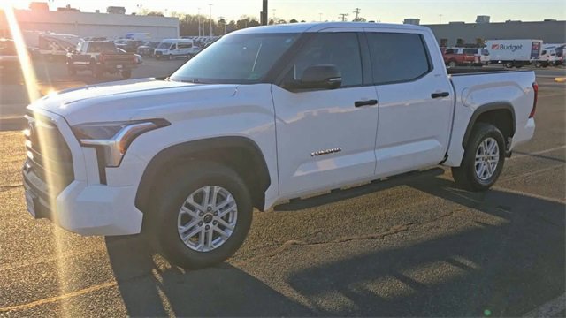 Used 2022 Toyota Tundra SR5 w/ Convenience Package image 2