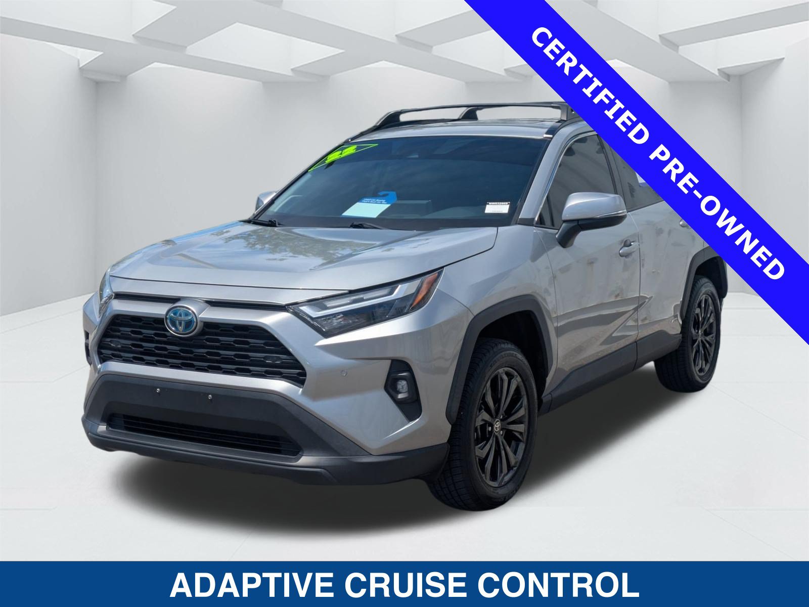 Used 2022 Toyota RAV4 XLE Premium AWD/4WD image 8