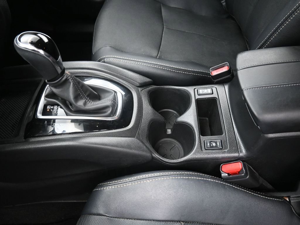 Used 2019 Nissan Rogue S w/ Special Edition Package FWD image 19
