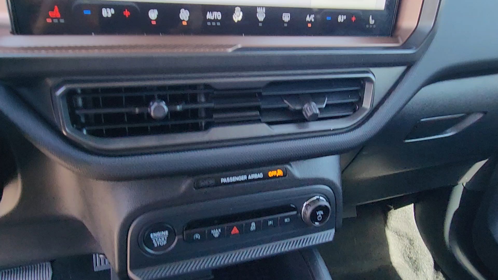 Certified 2025 Ford Bronco Sport Outer Banks w/ Outer Banks Tech Package+ AWD/4WD image 35