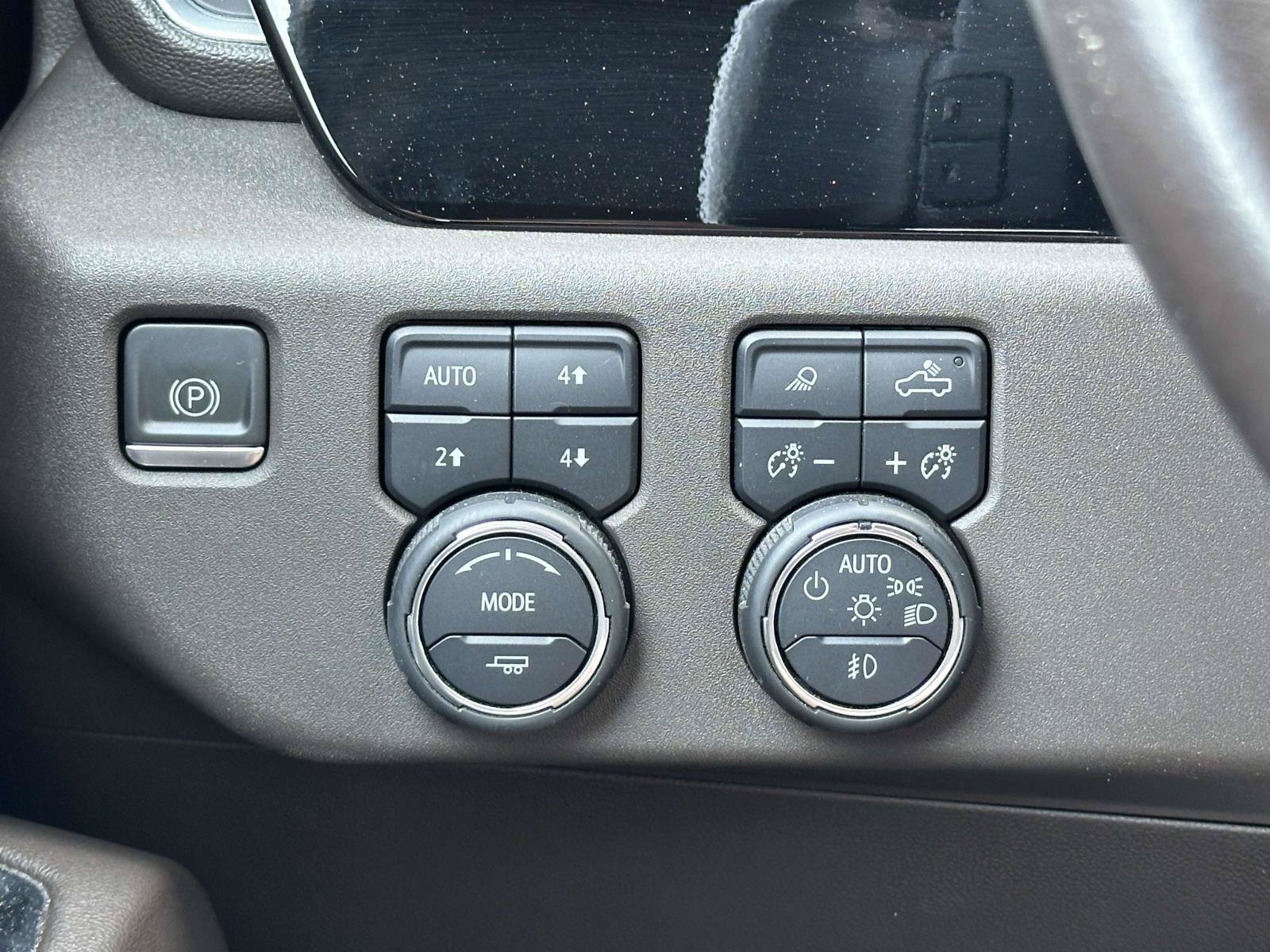 Used 2023 Chevrolet Silverado 1500 LTZ AWD/4WD image 23