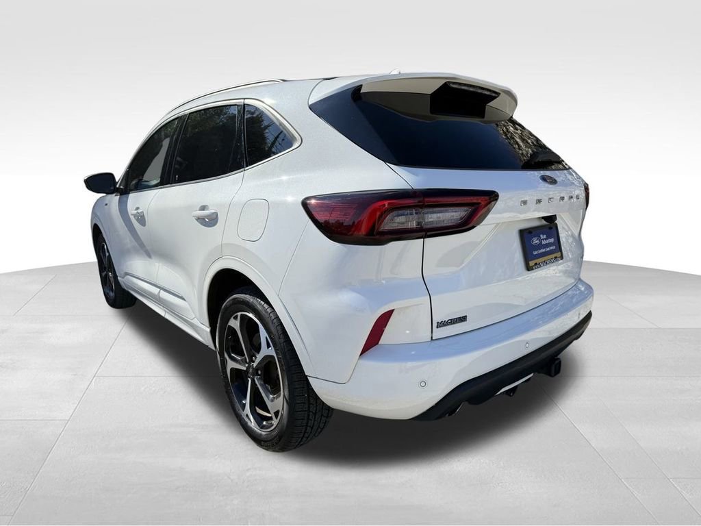 Certified 2023 Ford Escape ST-Line Select w/ Tech Pack #2 image 3