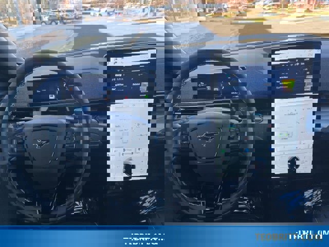 Certified 2025 Ford Mustang Mach-E GT image 18