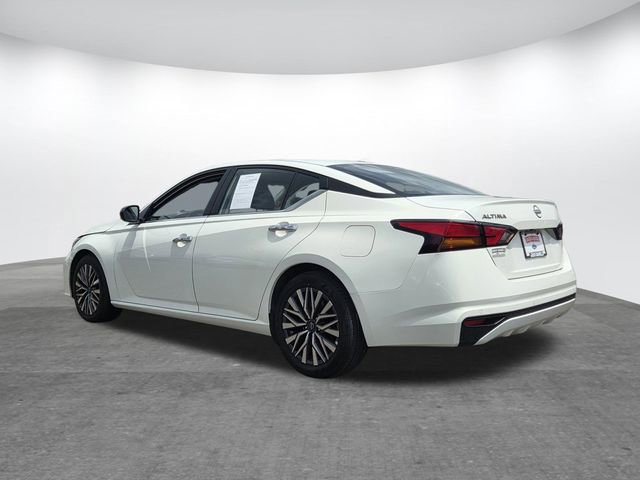 Used 2025 Nissan Altima 2.5 SV FWD image 3