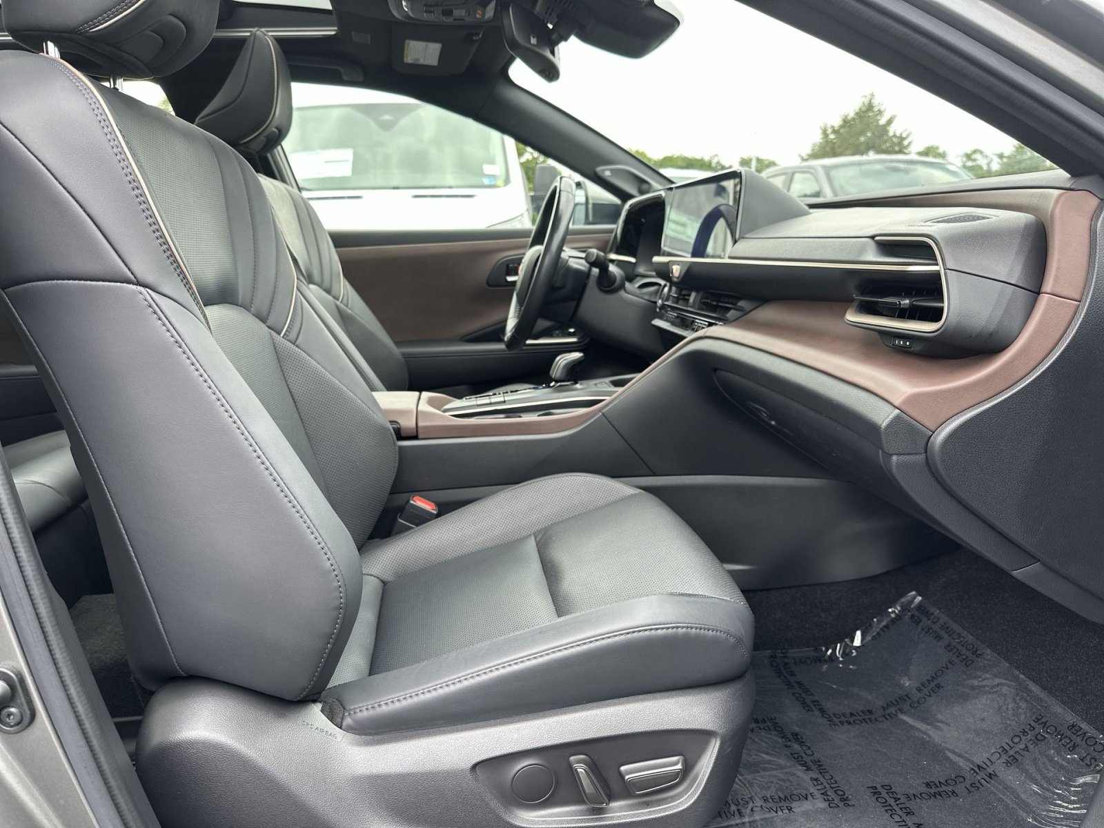 Used 2023 Toyota Crown AWD/4WD image 28