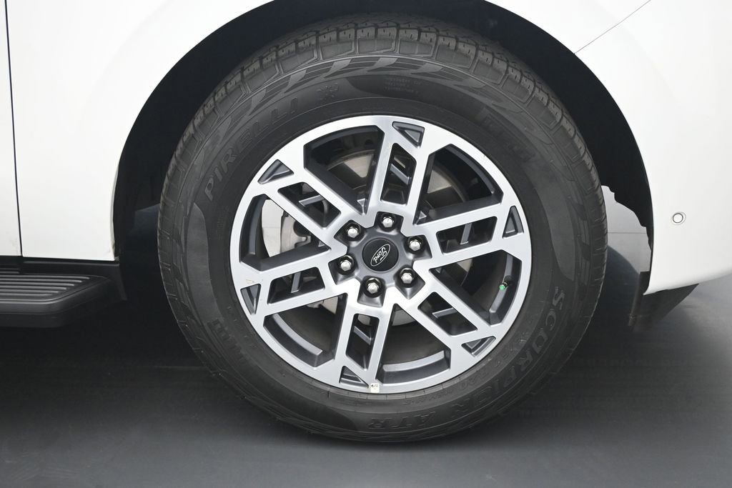 Certified 2025 Ford Expedition Active AWD/4WD image 28