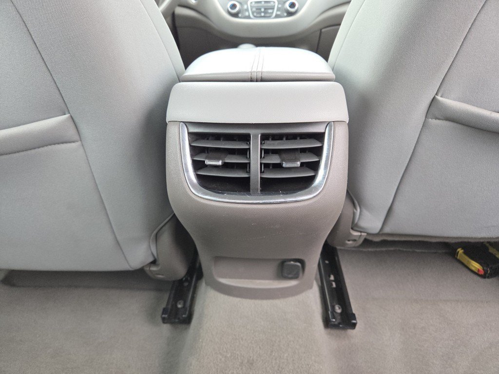 Used 2022 Chevrolet Malibu LT FWD image 25