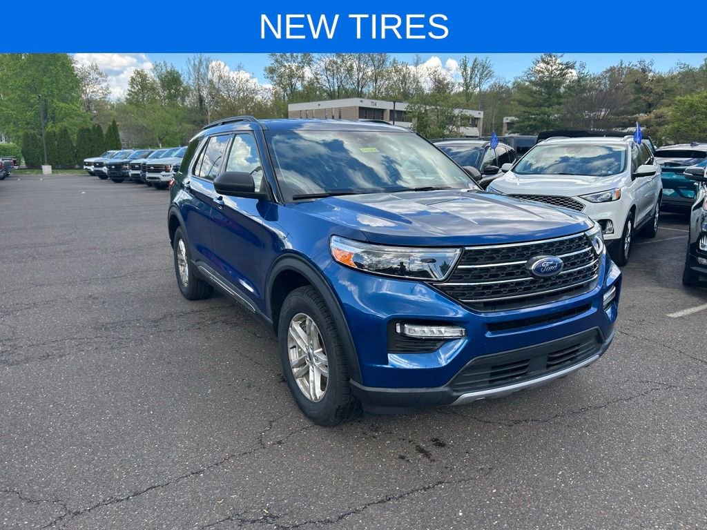 Certified 2022 Ford Explorer XLT w/ Equipment Group 202A AWD/4WD image 3