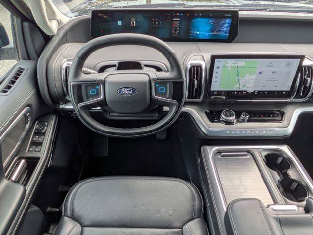 Certified 2025 Ford Expedition Platinum AWD/4WD image 16