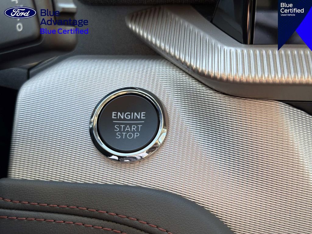Certified 2025 Ford Explorer Active RWD image 30