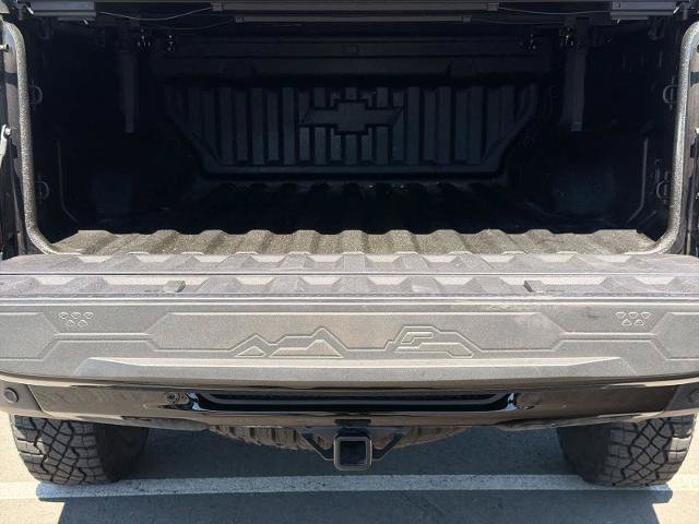 Used 2025 Chevrolet Colorado ZR2 w/ Technology Package AWD/4WD image 36