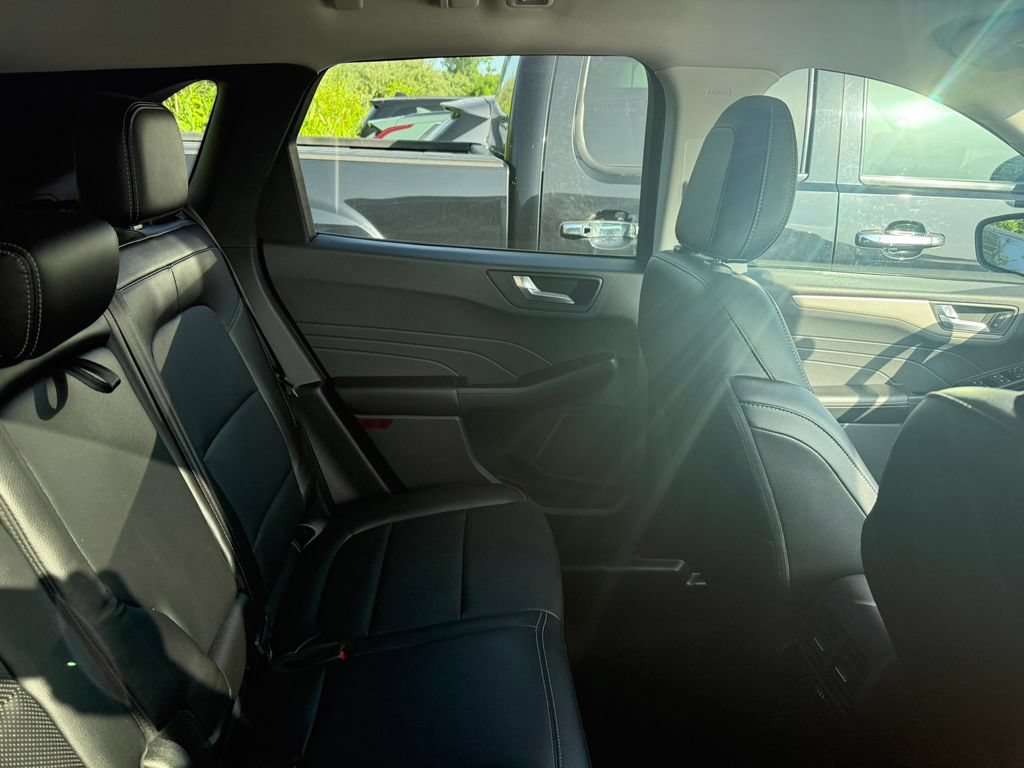 Certified 2022 Ford Escape SEL AWD/4WD image 9