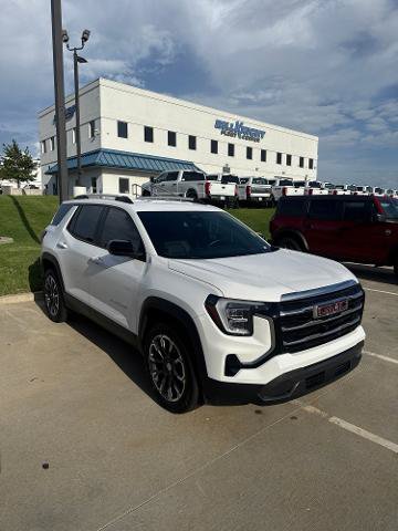 Used 2026 GMC Terrain Elevation w/ Elevation Premium Package FWD image 2