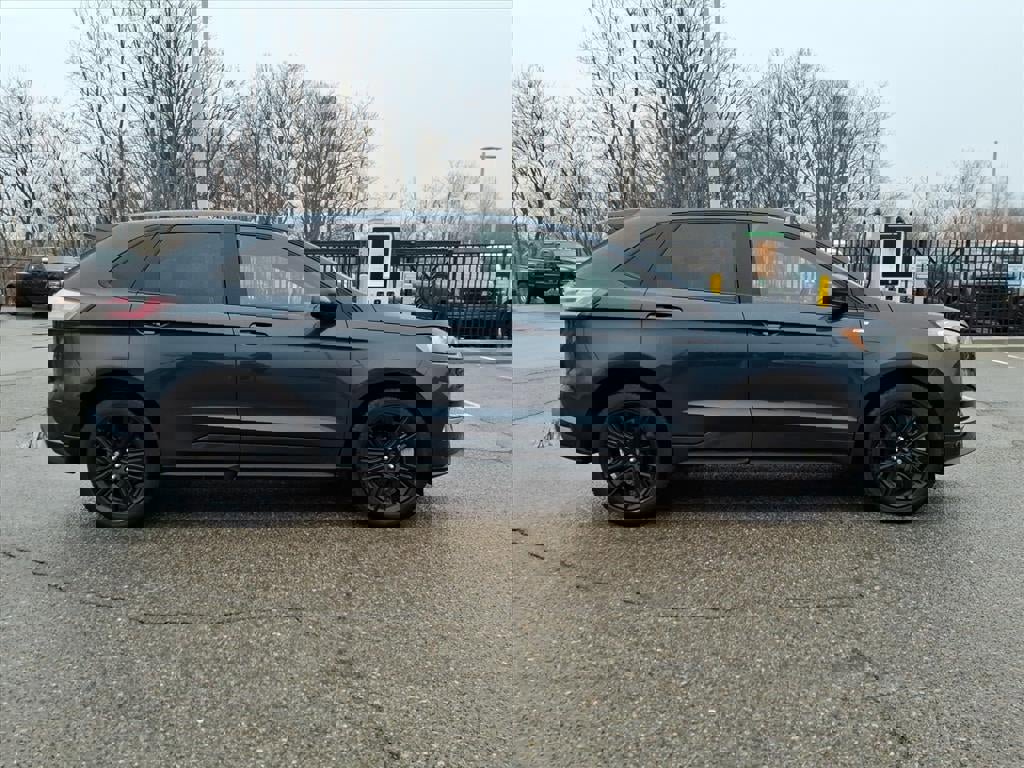 Certified 2024 Ford Edge ST-Line image 6