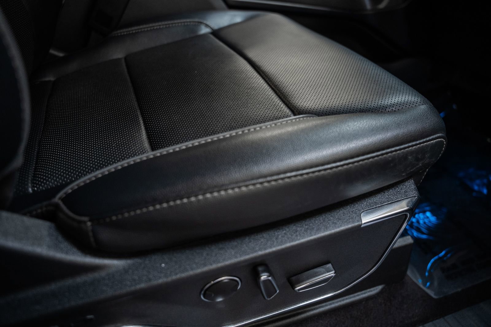 Certified 2023 Ford F150 Lariat w/ Equipment Group 502A High image 37