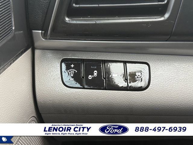 Used 2020 Hyundai Elantra SEL image 19