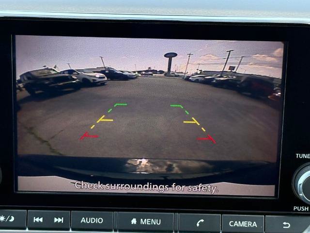 Used 2024 Nissan Rogue S FWD image 18