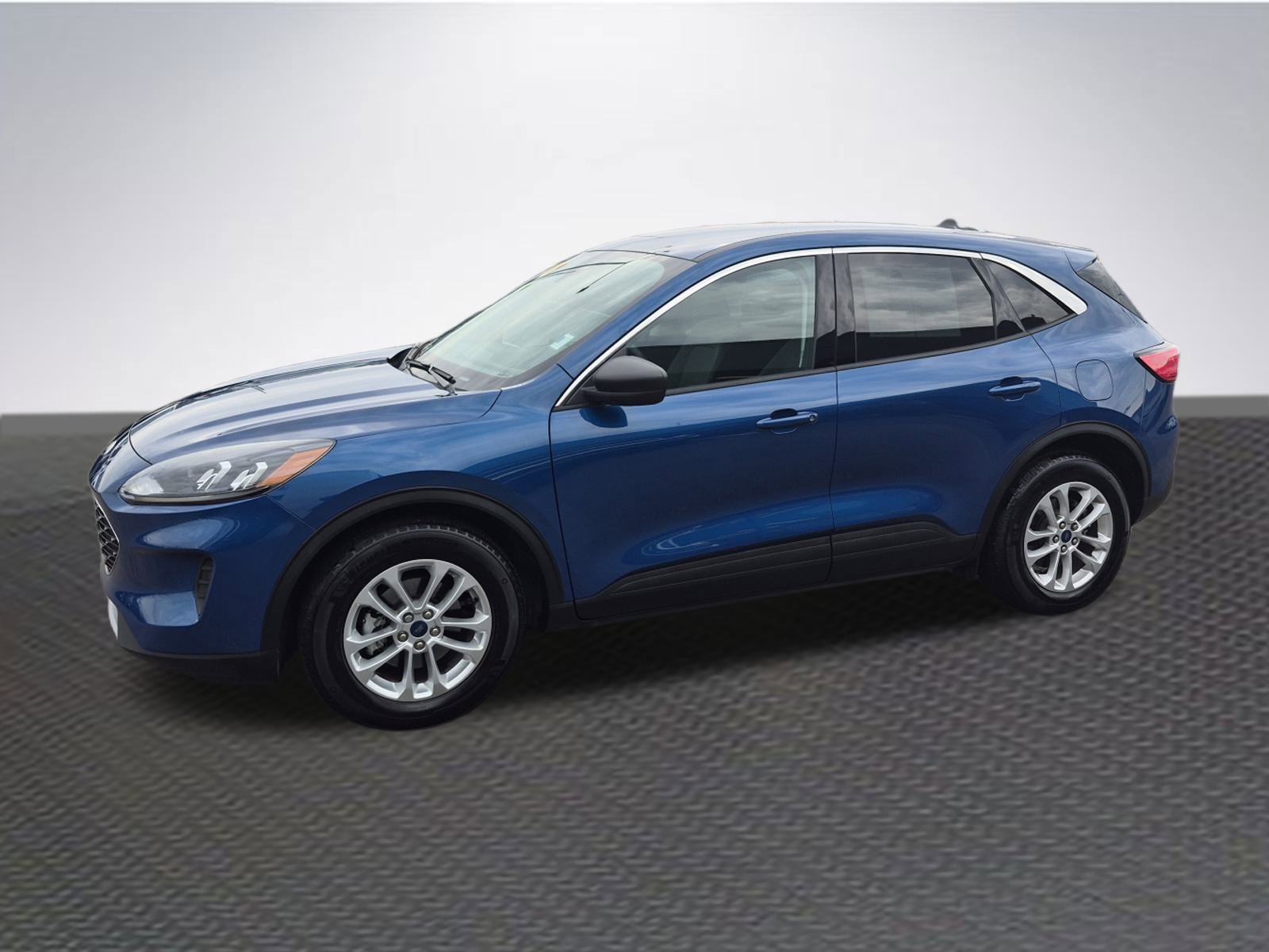 Certified 2022 Ford Escape SE image 2