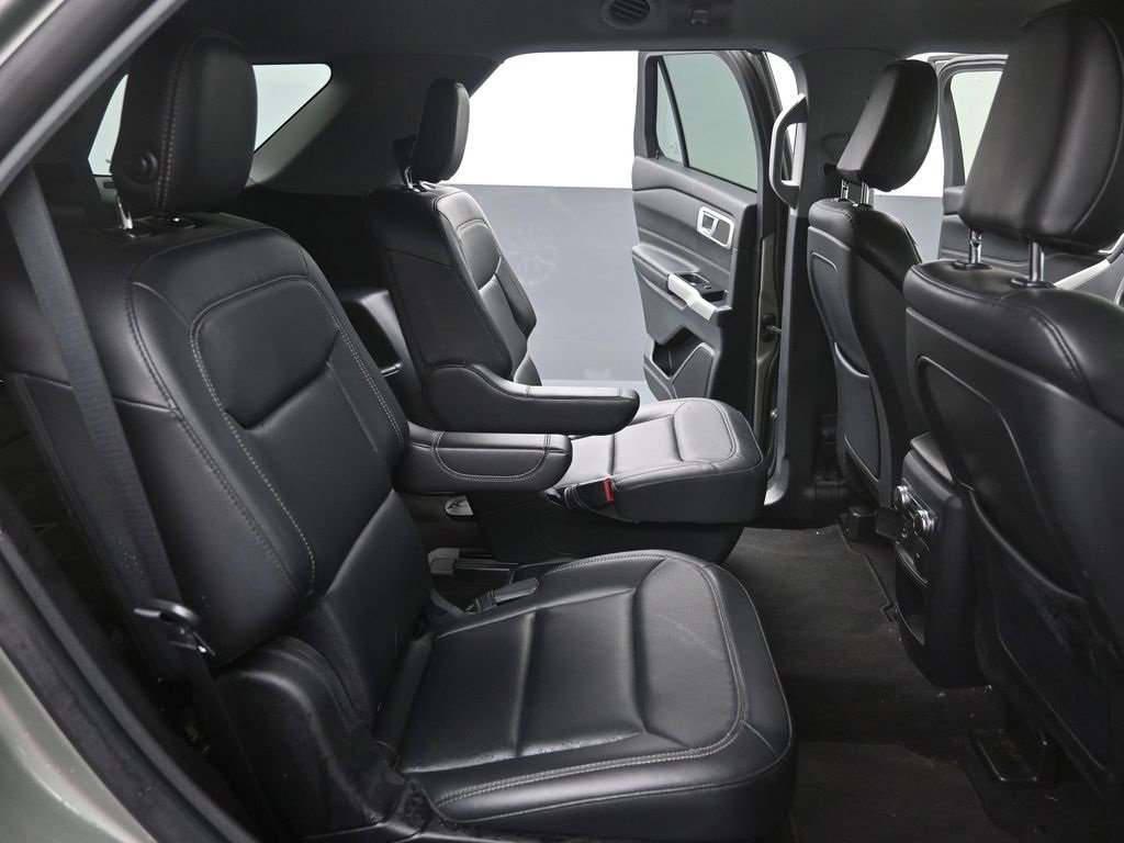Certified 2020 Ford Explorer XLT w/ Equipment Group 202A image 10
