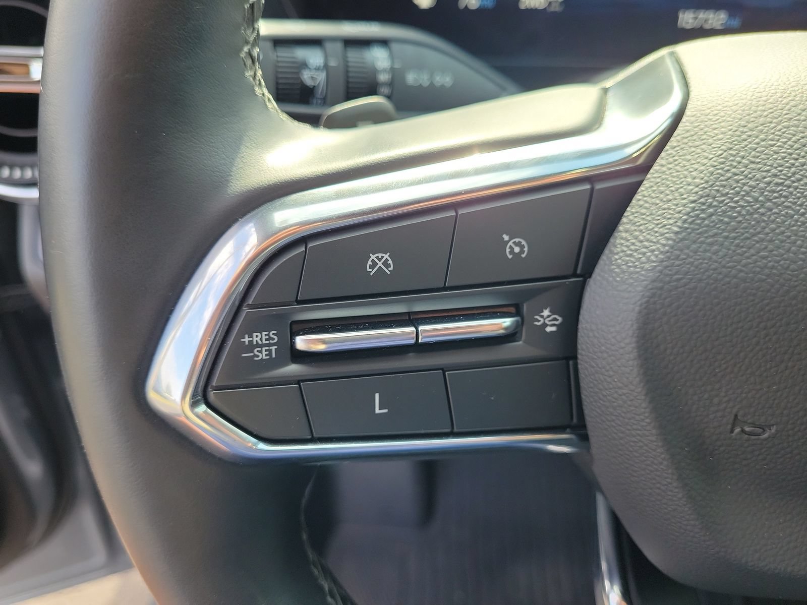 Used 2025 Chevrolet Equinox LT AWD/4WD image 18