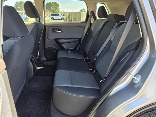 Used 2023 Nissan Rogue SV image 16