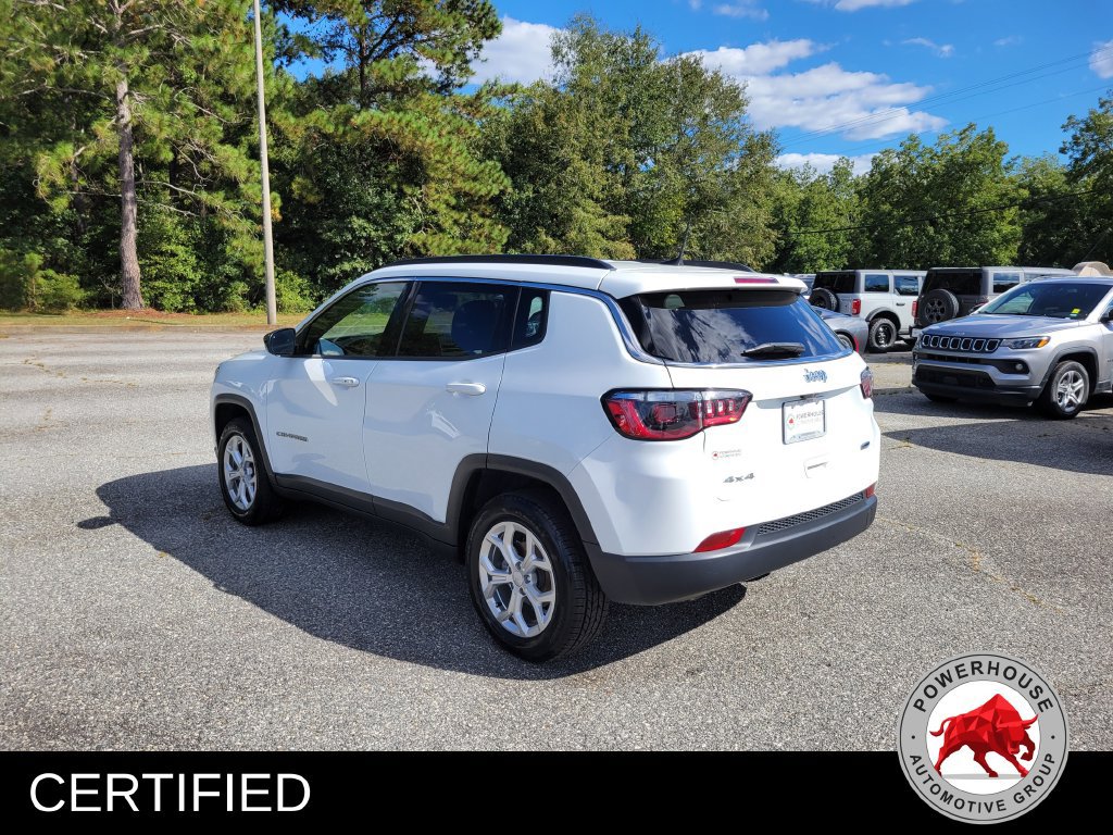 Used 2024 Jeep Compass Latitude AWD/4WD image 4
