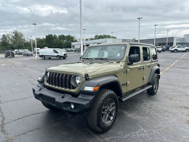 Used 2025 Jeep Wrangler Unlimited Sport AWD/4WD image 4