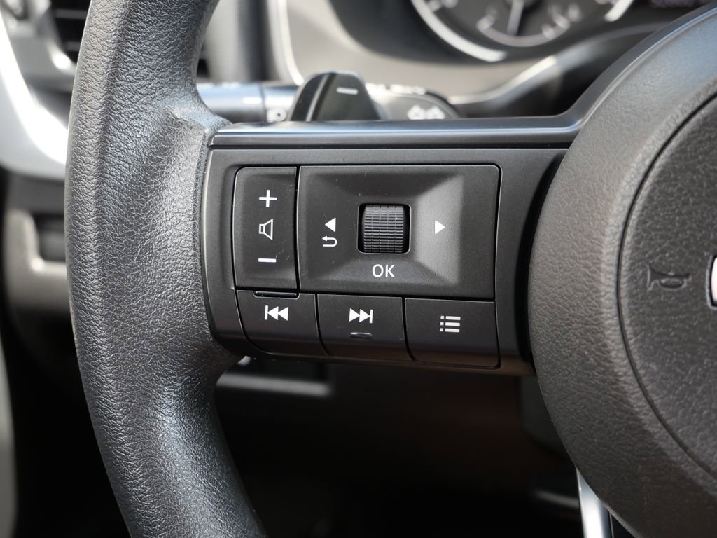 Used 2024 Nissan Rogue SV AWD/4WD image 28