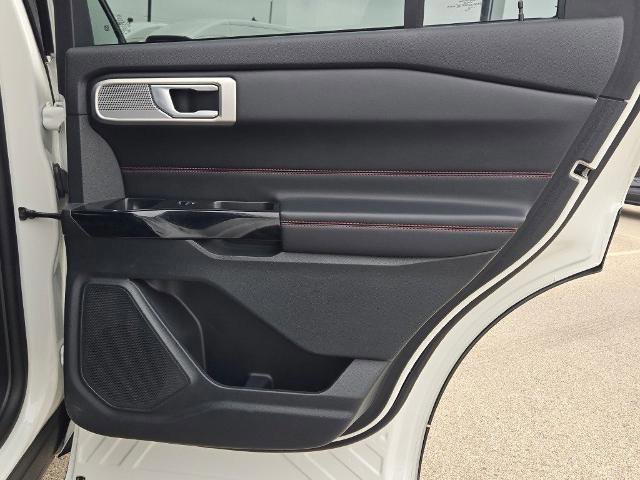 Certified 2023 Ford Explorer ST-Line w/ Class IV Trailer Tow Package image 15