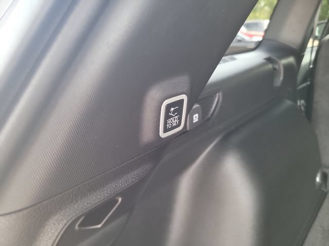Used 2025 Jeep Grand Cherokee Altitude AWD/4WD image 27
