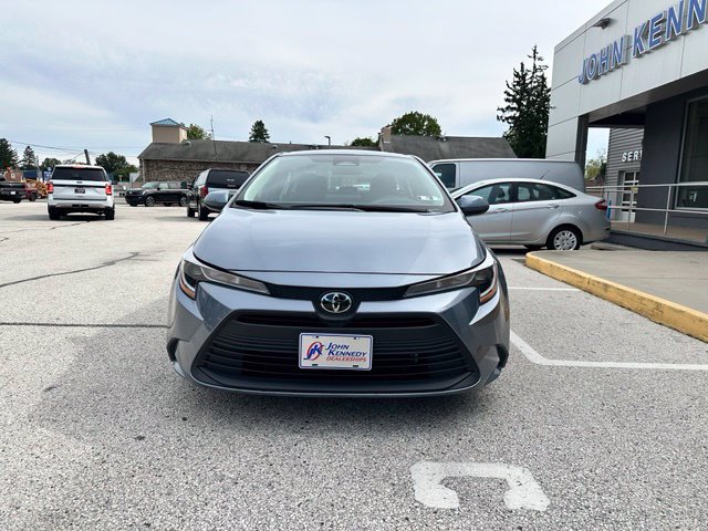 Used 2025 Toyota Corolla LE FWD image 4