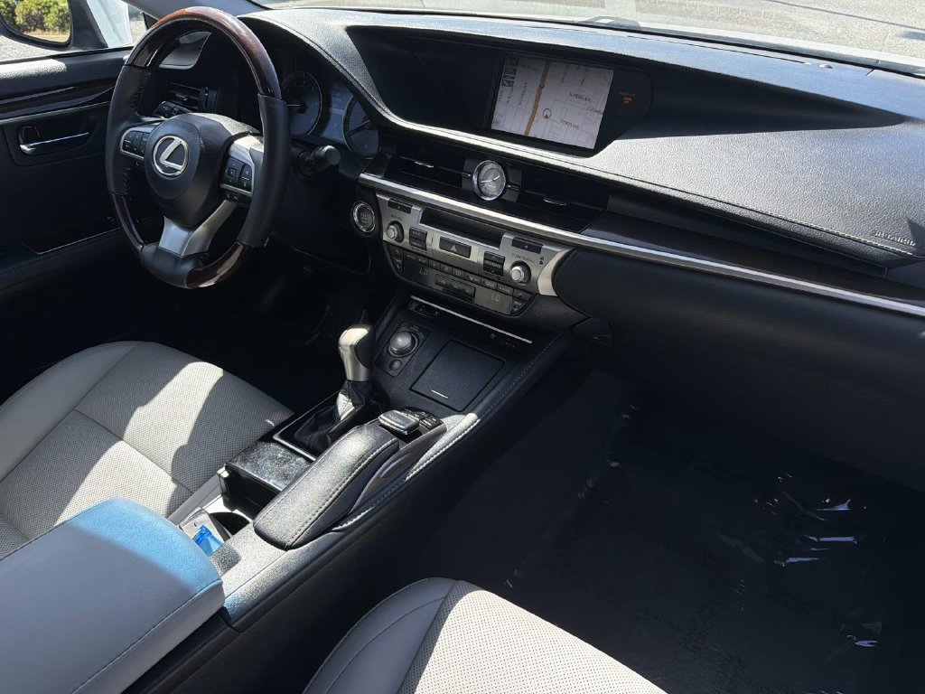 Used 2018 Lexus ES 350 w/ Navigation System Package FWD image 27