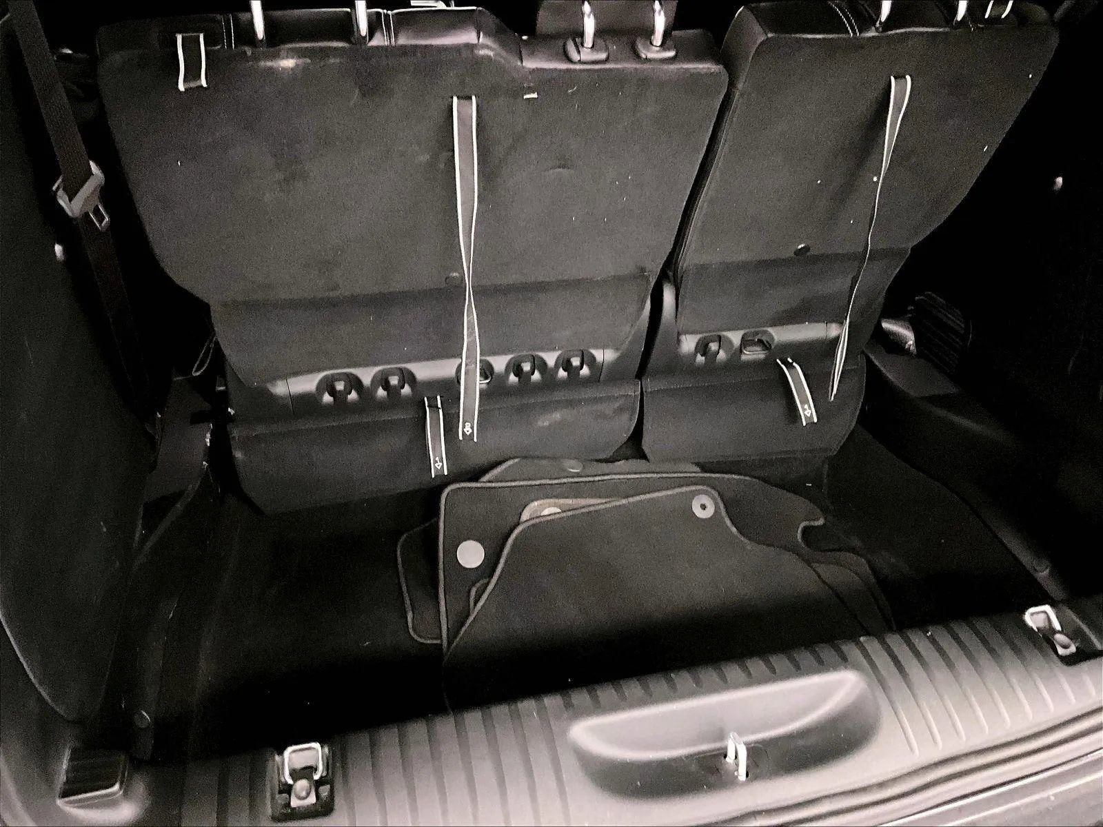 Used 2025 Chrysler Pacifica Select image 34