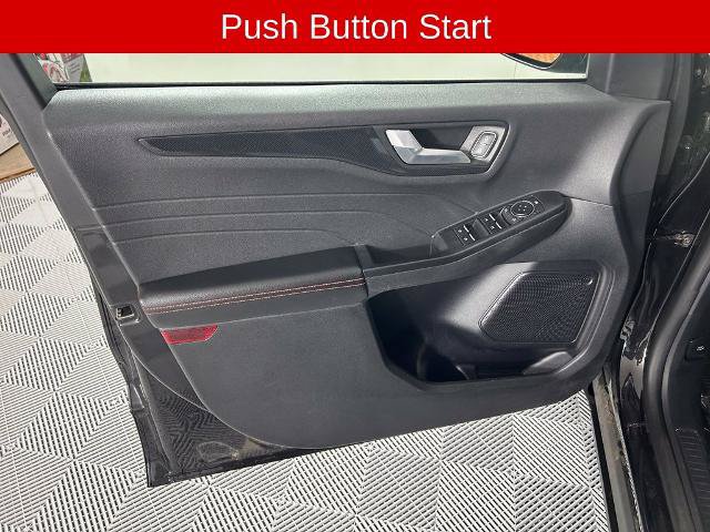 Certified 2025 Ford Escape ST-Line Select AWD/4WD image 10