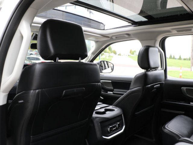 Certified 2025 Ford Expedition Max Platinum AWD/4WD image 16
