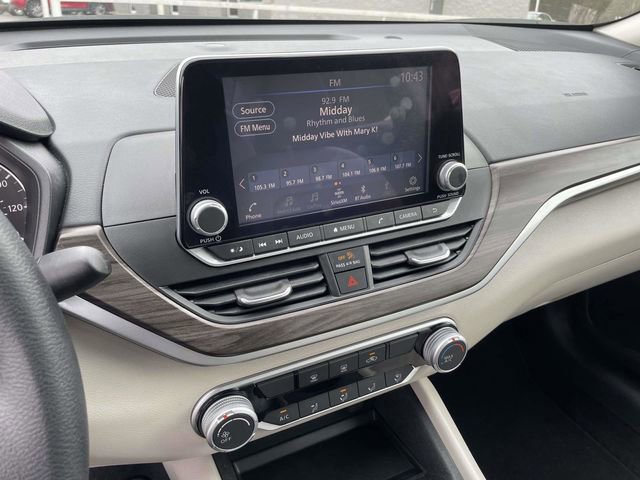 Used 2025 Nissan Altima 2.5 SV image 23