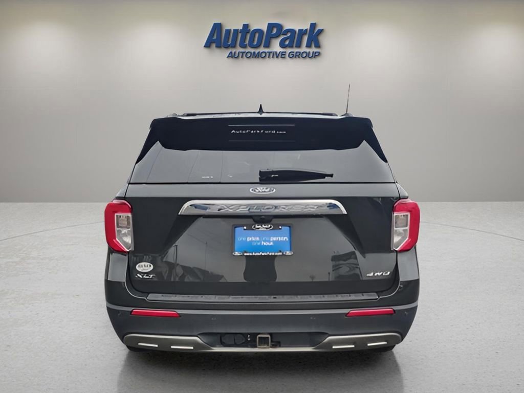 Certified 2022 Ford Explorer XLT w/ Equipment Group 202A image 4
