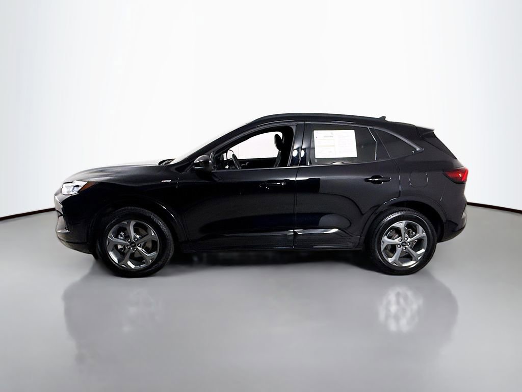 Certified 2023 Ford Escape ST-Line Select w/ Tech Pack #1 AWD/4WD image 9