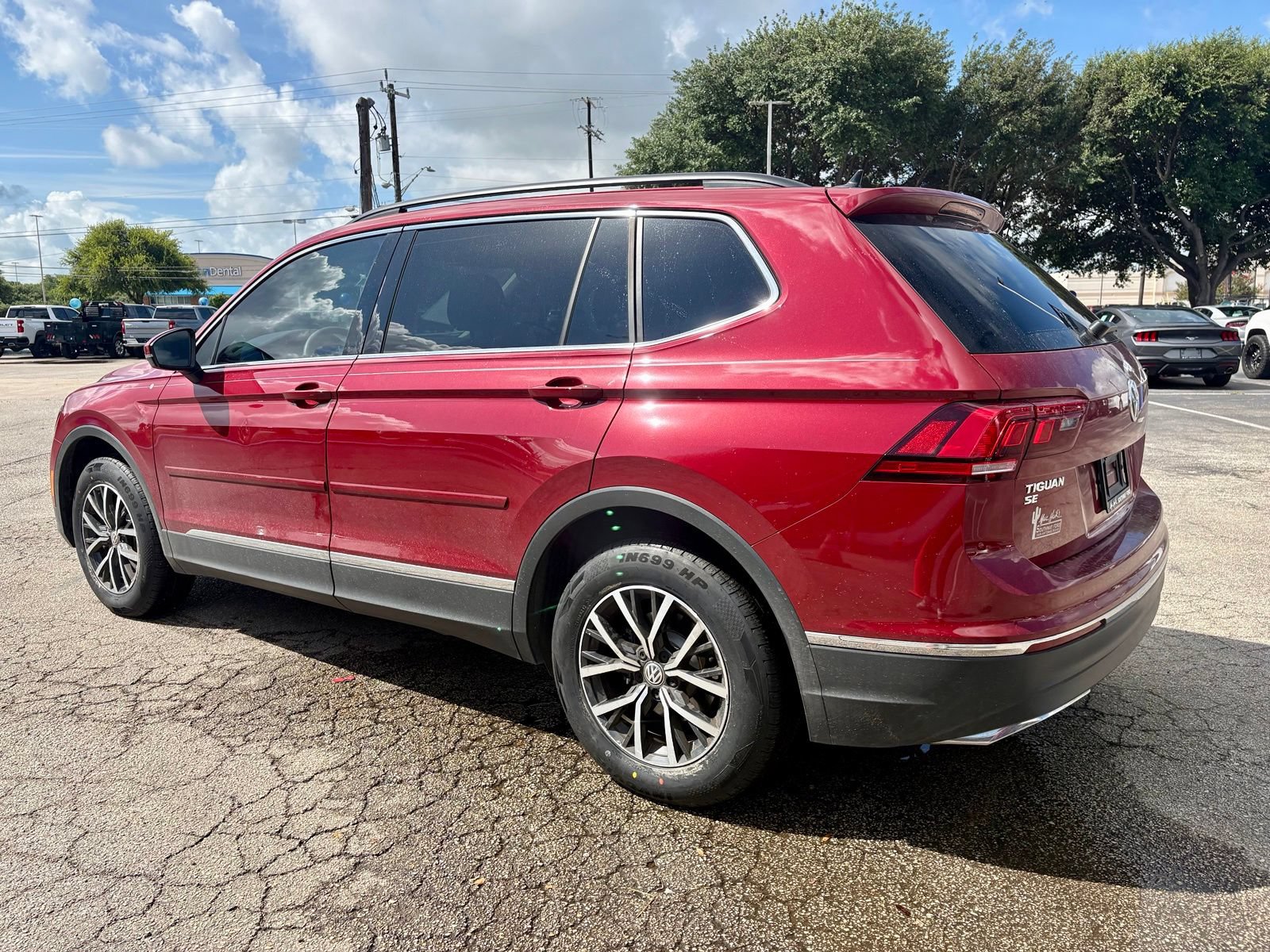 Used 2021 Volkswagen Tiguan SE FWD image 3